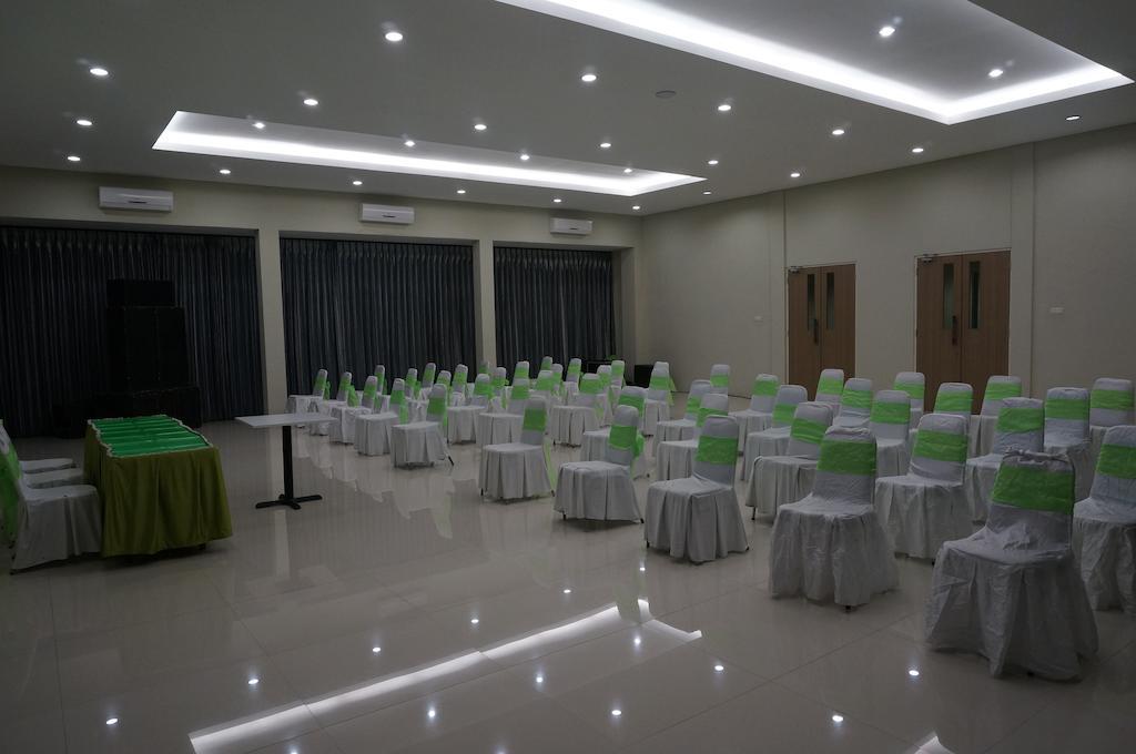 Rumah Cassa Guest House Surabaya Luaran gambar