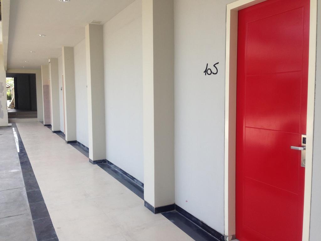 Rumah Cassa Guest House Surabaya Luaran gambar