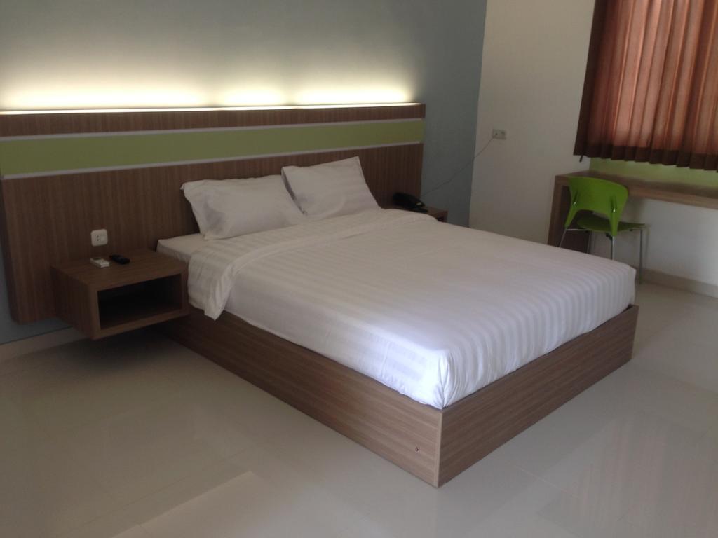 Rumah Cassa Guest House Surabaya Bilik gambar