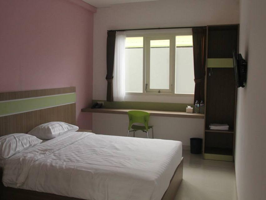 Rumah Cassa Guest House Surabaya Luaran gambar
