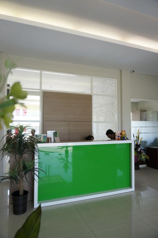 Rumah Cassa Guest House Surabaya Luaran gambar