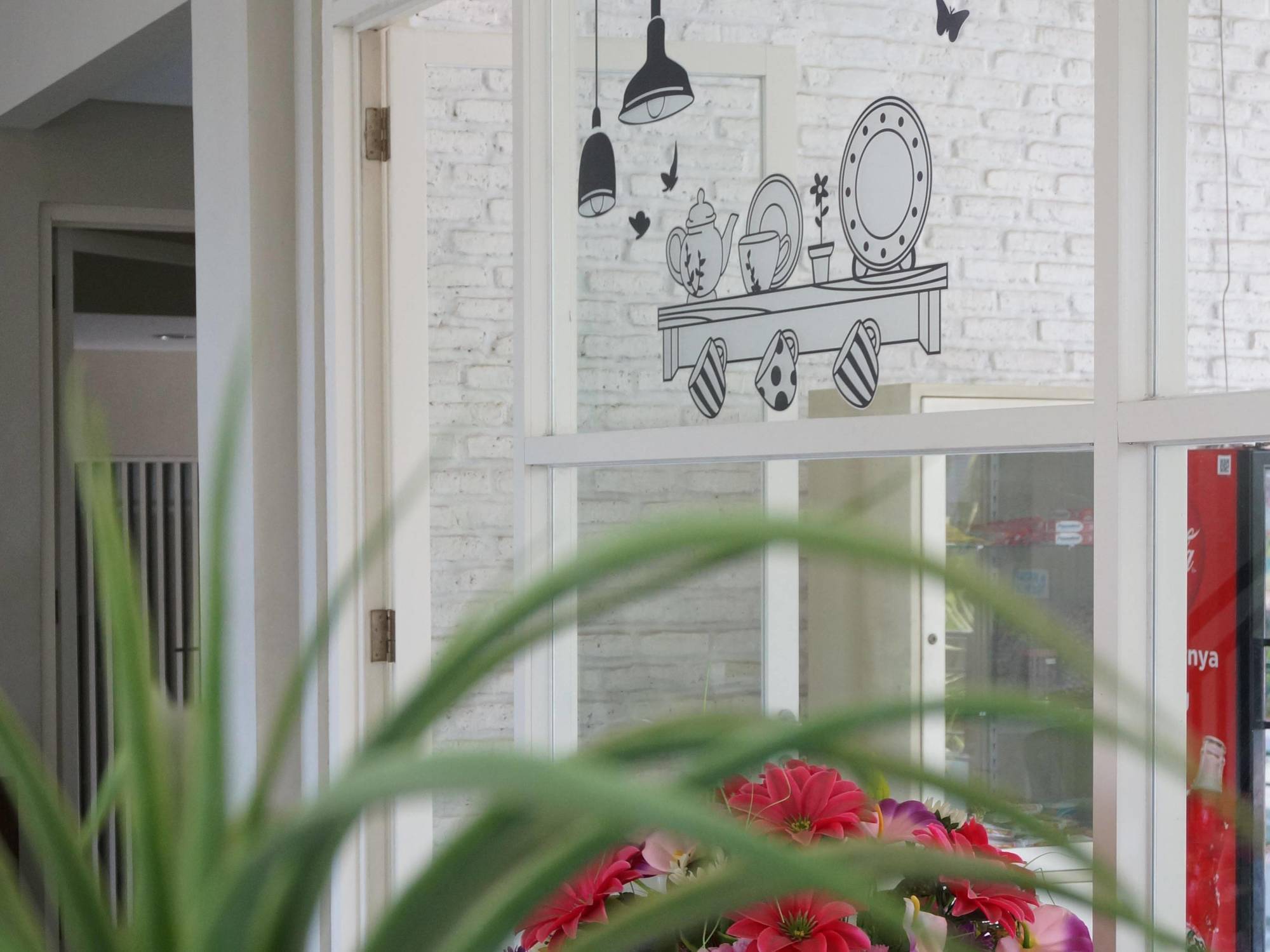 Rumah Cassa Guest House Surabaya Luaran gambar